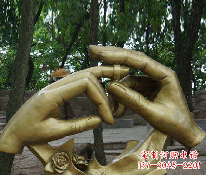 贵州戴戒指园林景观铜雕