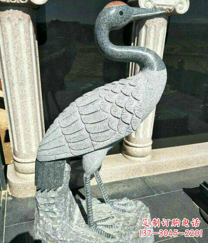 贵州传统工艺精雕丹顶鹤雕塑