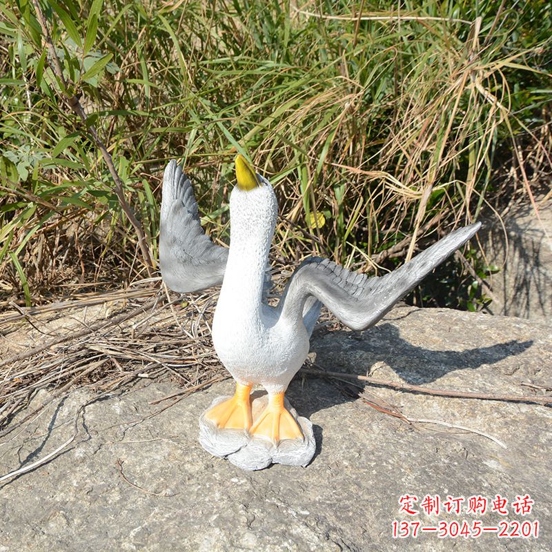 贵州祈求和平的雕塑少女