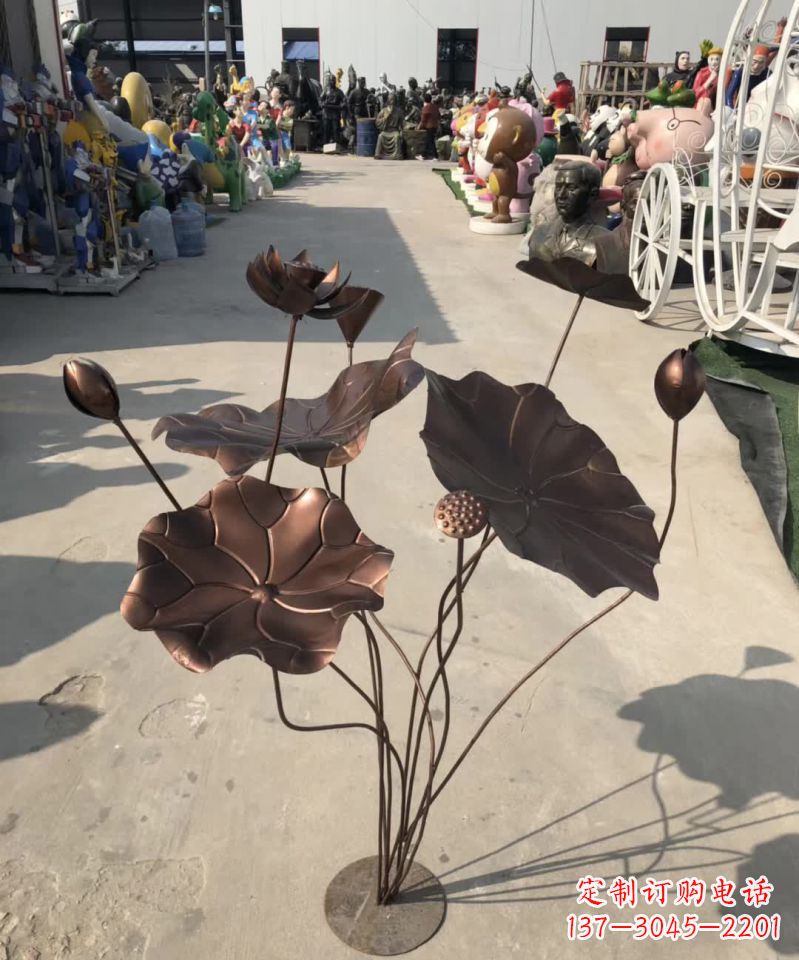 贵州精美锻铜荷花雕塑