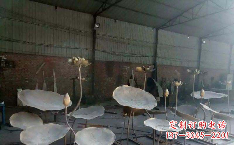 贵州锻铜荷叶荷花广场景观雕塑