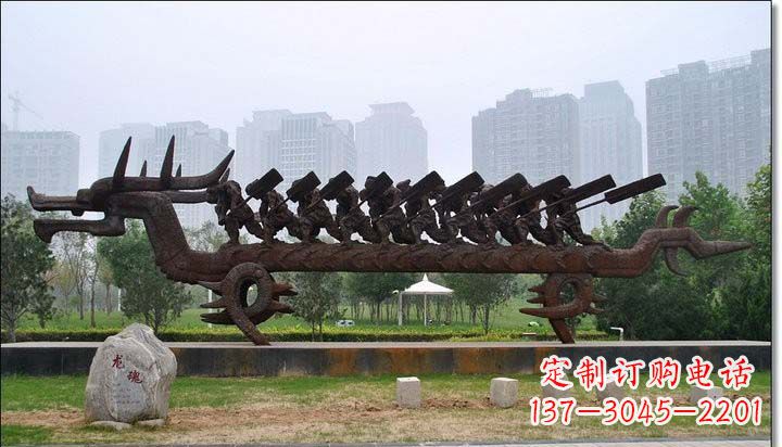 贵州锻铜赛龙舟雕塑
