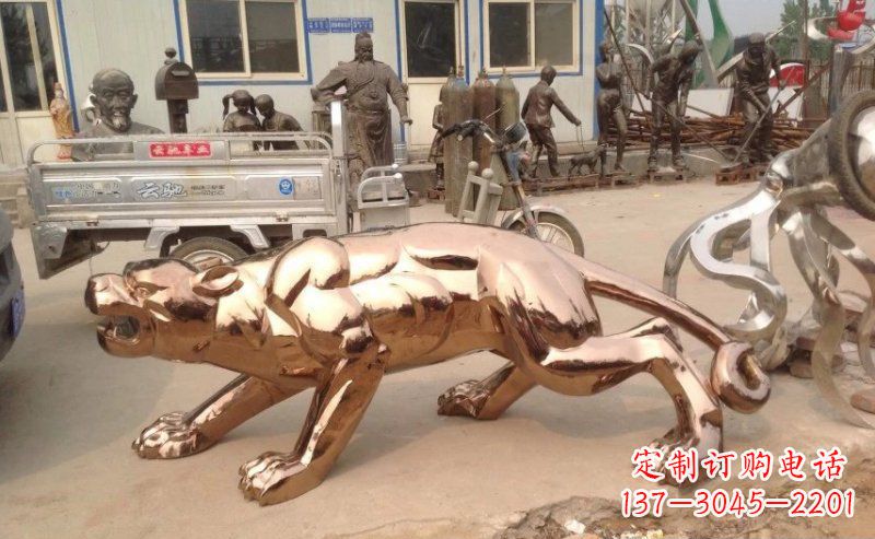 贵州精美不锈钢豹子雕塑