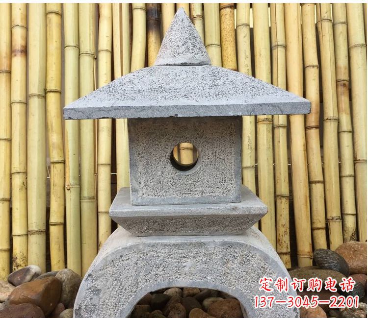 贵州古典灯笼石雕