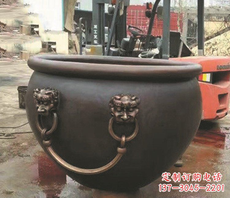 贵州非凡形态的铜雕狮子头水缸