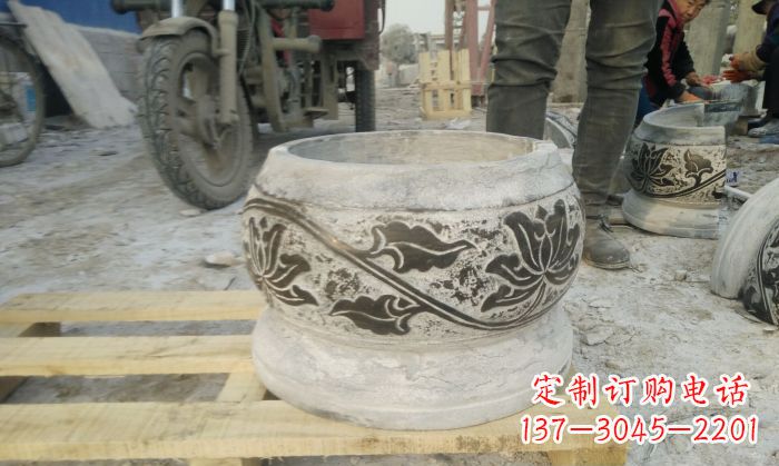 贵州仿古圆形水缸石雕塑