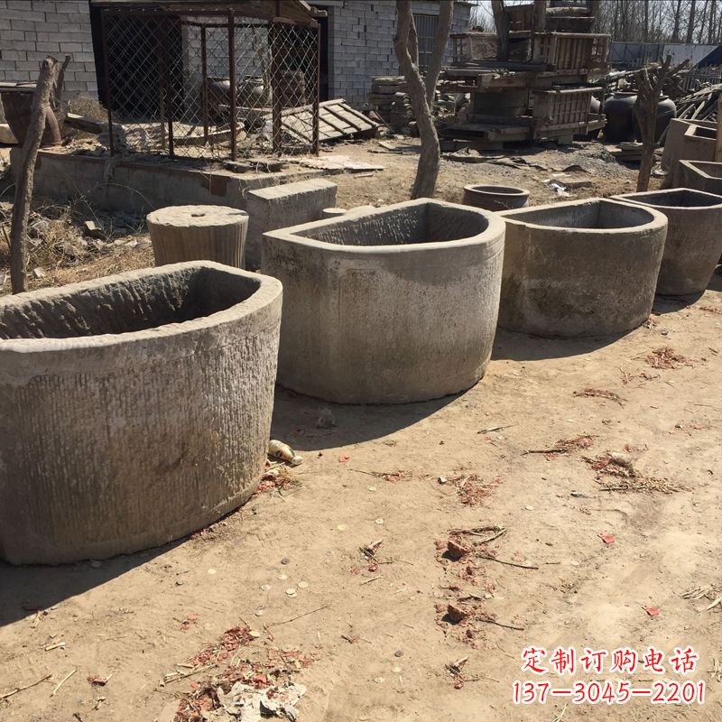贵州中领雕塑——仿古做旧弧形石槽雕塑