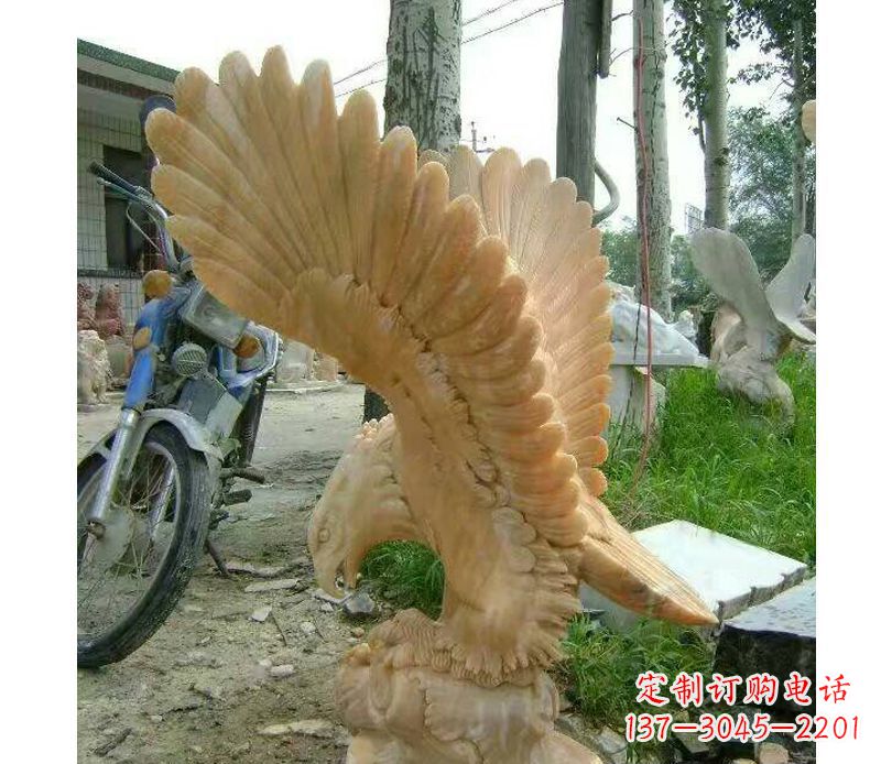 贵州飞翔老鹰石雕