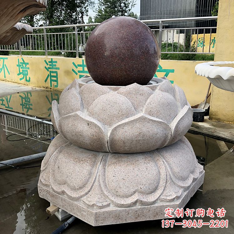 贵州金色彩绘风水球雕塑