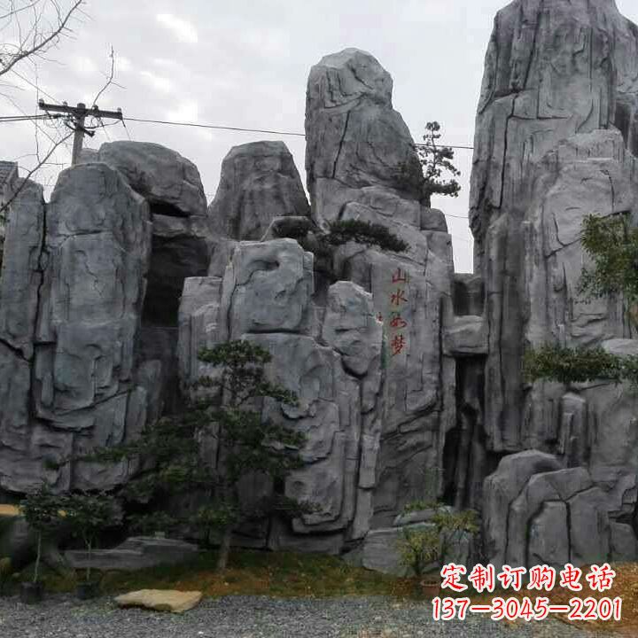 贵州GRC塑石假山雕塑--营造一片芳草如茵的大自然风景