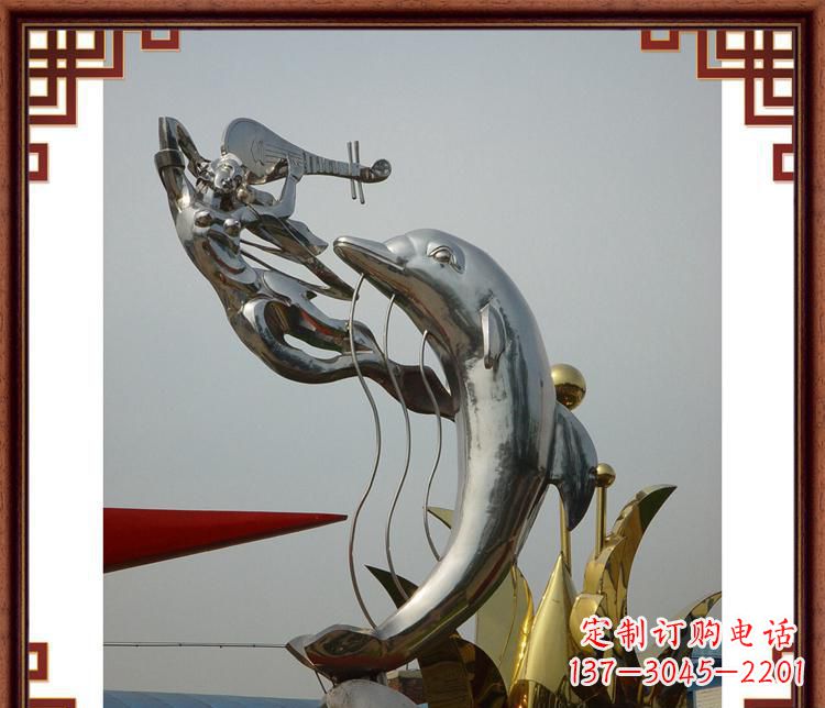 贵州活力满满的海豚雕塑