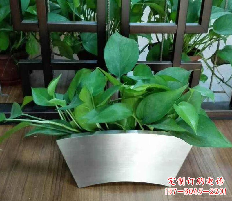贵州高质量不锈钢花盆雕塑,享受自然完美烘托