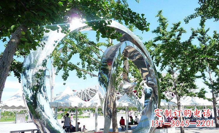 贵州高端实木不锈钢镀层圆环雕塑