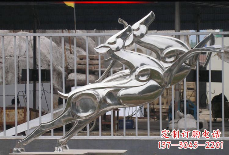 贵州梅花鹿不锈钢高光大型雕塑