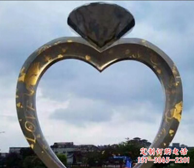 贵州不锈钢大型钻石戒指景观雕塑