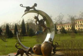 贵州不锈钢猴子拉月亮雕塑