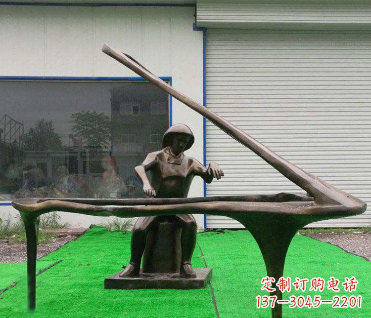 贵州 传奇钢琴雕塑