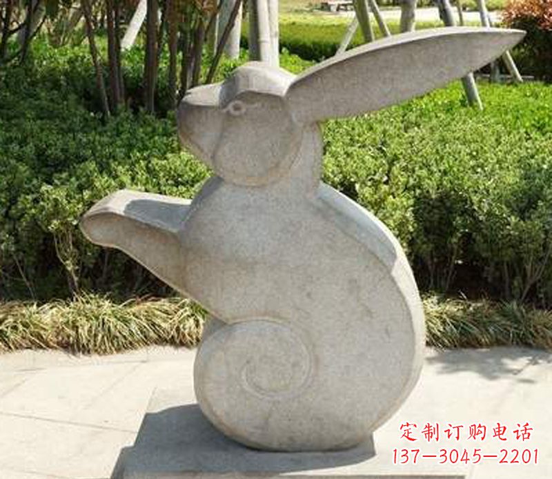 贵州公园兔子雕塑,营造可爱的氛围