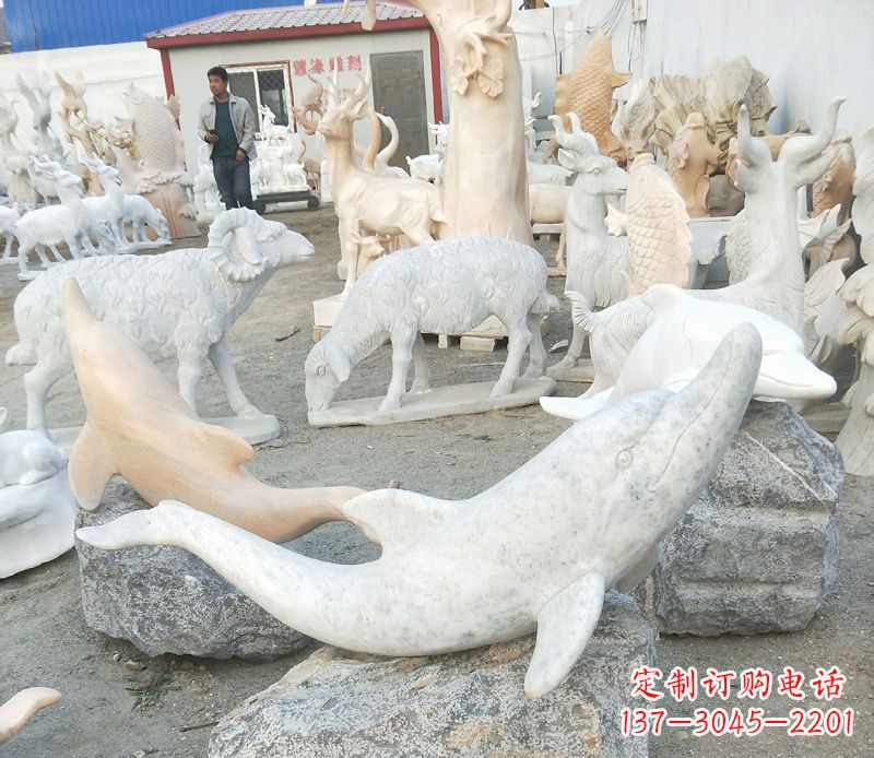 贵州公园动物海豚石雕
