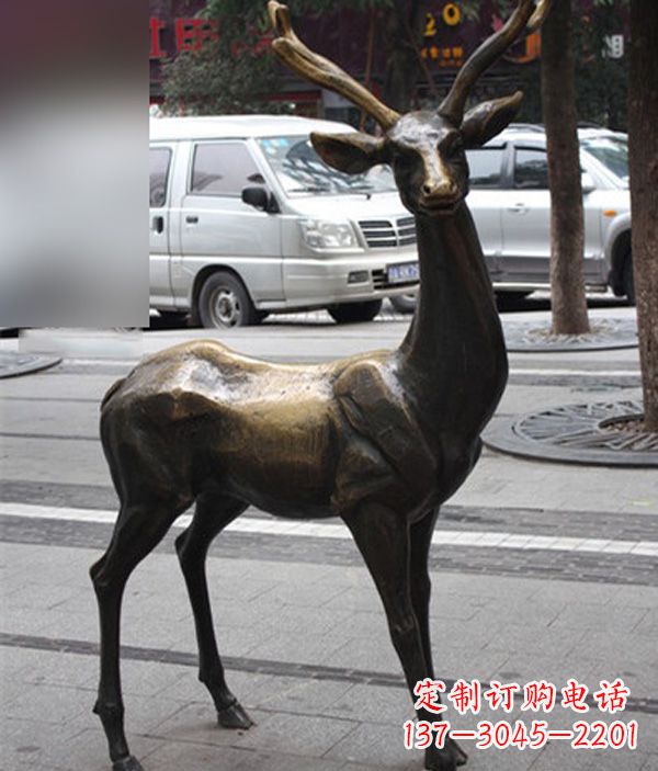 贵州公园动物鹿铜雕