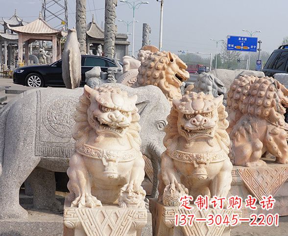 贵州公园动物晚霞红狮子石雕