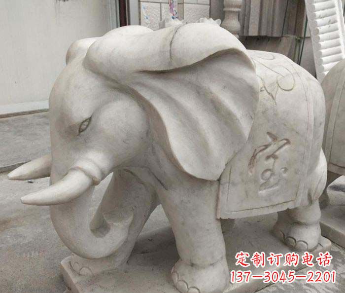 贵州中领雕塑象征招财的精致大象石雕