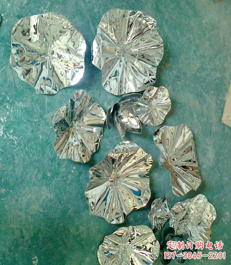 贵州公园锻铜荷叶景观铜雕