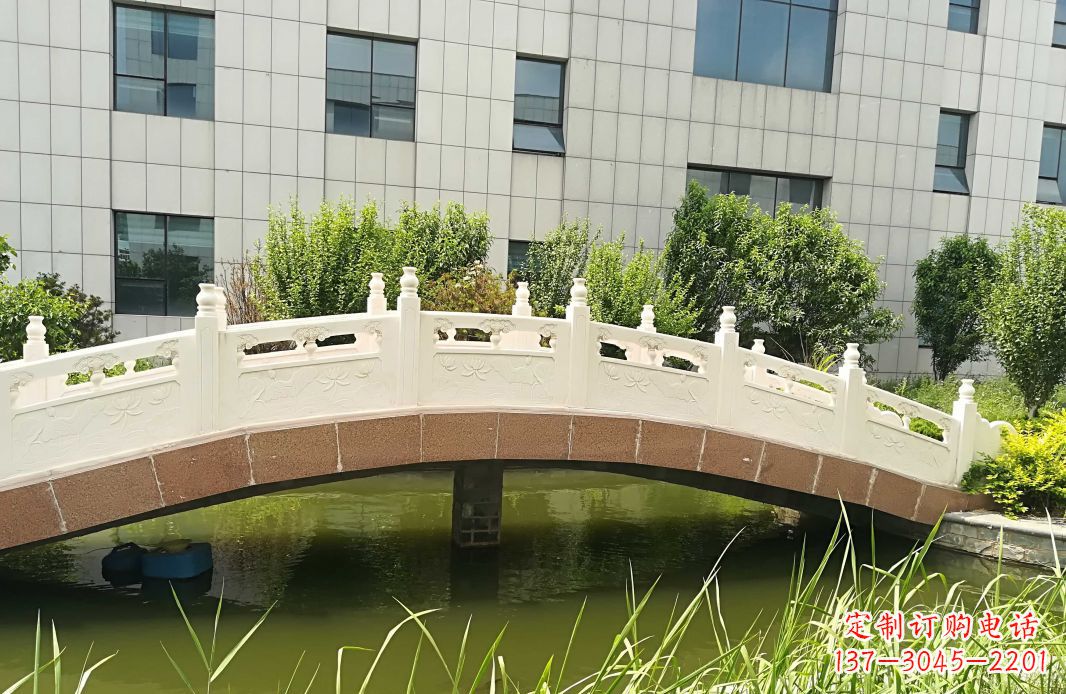 贵州手工制作的汉白玉石拱桥雕塑