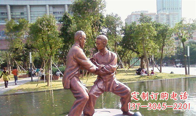 贵州公园练太极拳的人物铜雕