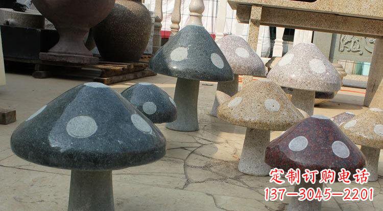 贵州别具特色的蘑菇石雕