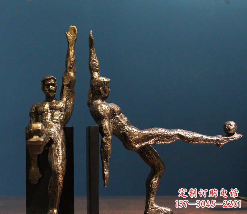 贵州高雅足球形象铜雕