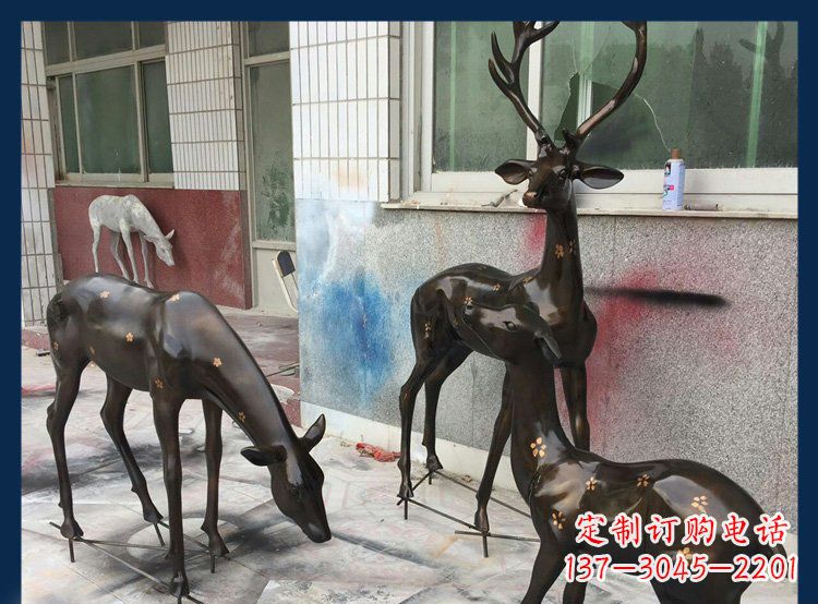 贵州高贵优雅的梅花鹿铜雕塑