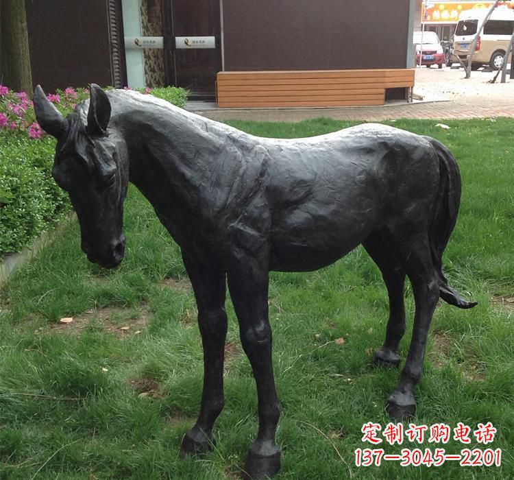贵州大型雕塑装置——马雕塑