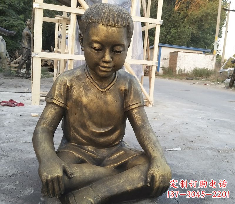 贵州公园下象棋的儿童铜雕