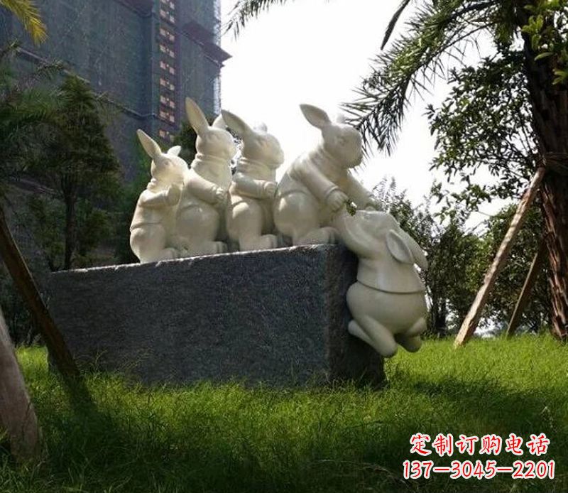 贵州中领雕塑精美兔子石雕