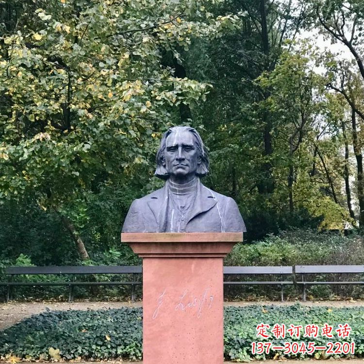 贵州钢琴音乐家肖邦的经典雕塑