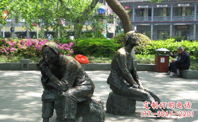贵州充满深情的老人铜雕