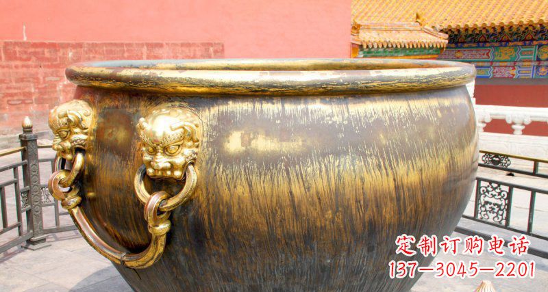 贵州故宫圆形水缸铜雕,展现古典典雅之美