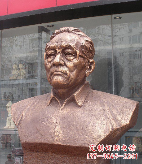 贵州以巴金头像为原型打造的高贵铜雕艺术