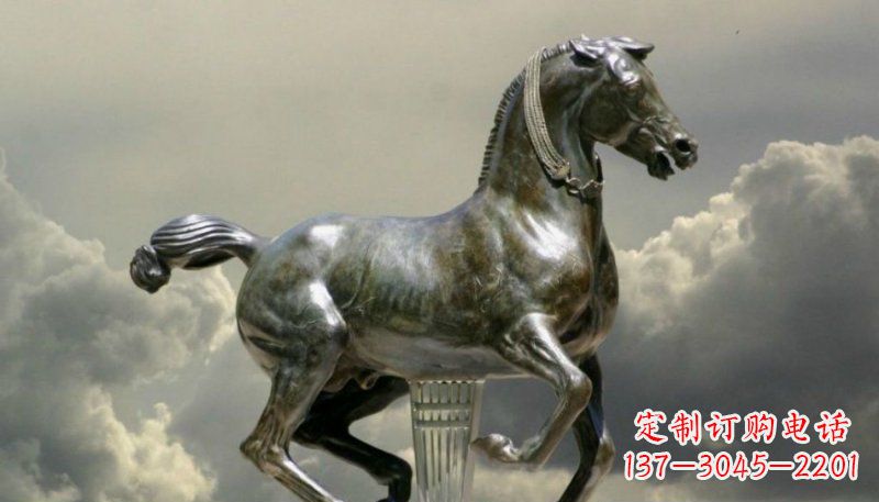 贵州铜雕艺术品：纯手工雕刻的奔马铜雕