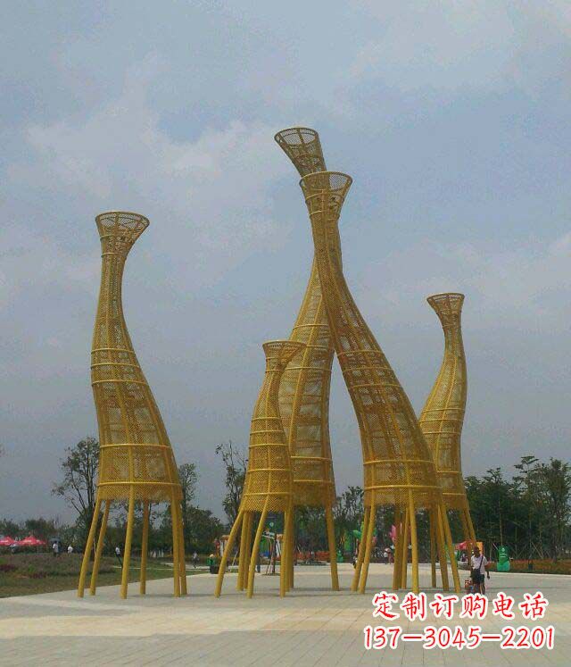 贵州优雅与浪漫的相遇——不锈钢长颈鹿雕塑