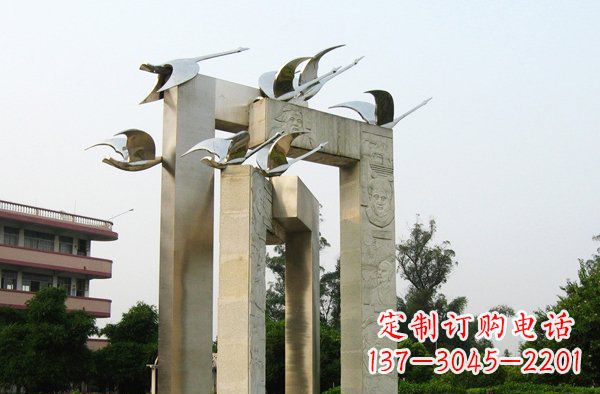 贵州展现自然之美的不锈钢大雁动物雕塑