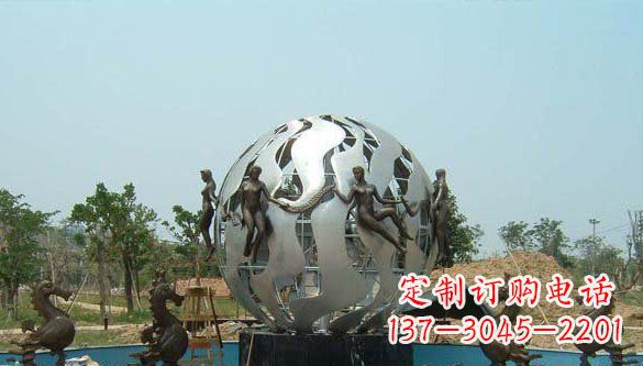 贵州高雅大气不锈钢圆球喷泉雕塑