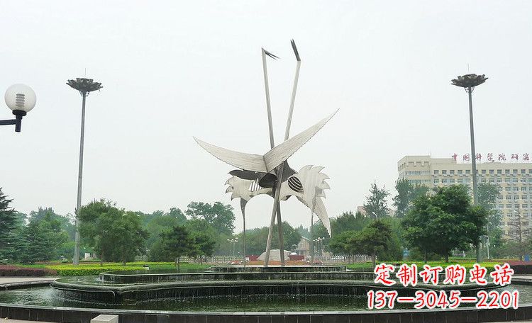 贵州极致之美,仙鹤雕塑展示现代精致生活