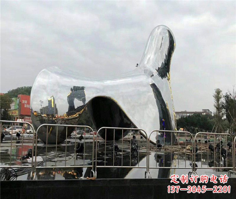 贵州中领雕塑推出一款精美的抽象鸽子雕塑,专为…