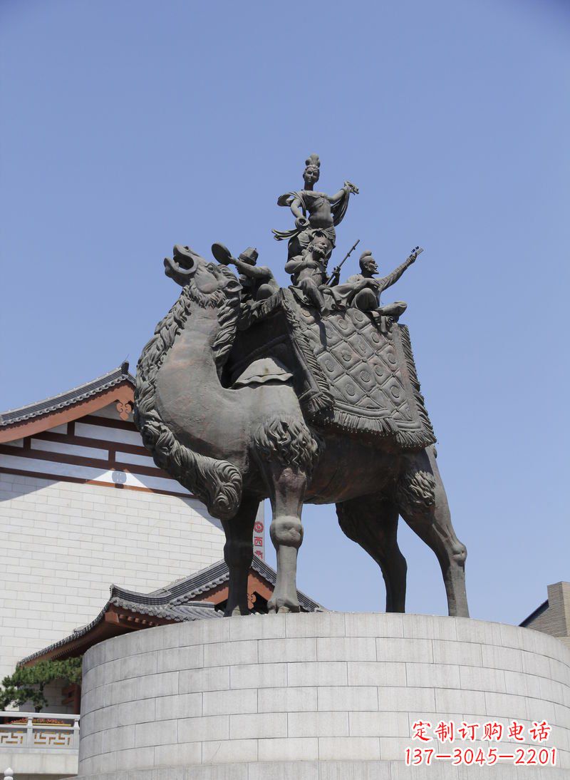 贵州广场古代人物骑骆驼铜雕