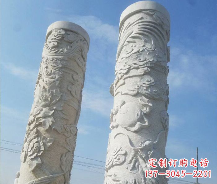 贵州艺术化的广场龙柱石雕
