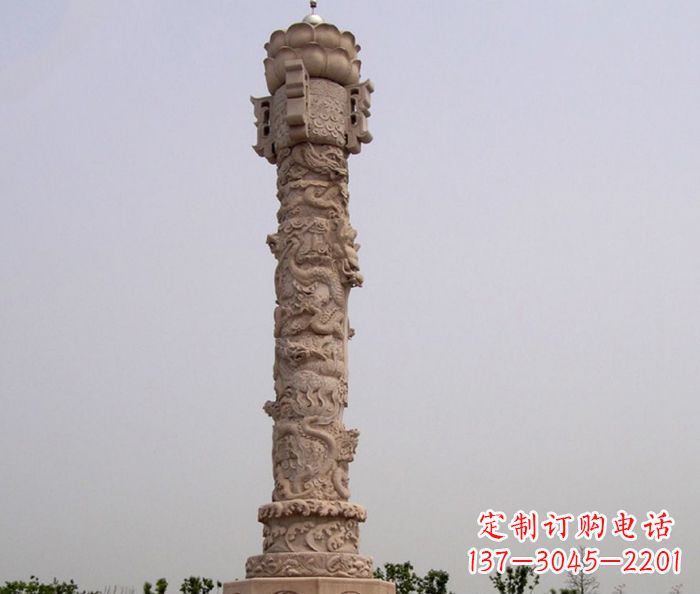 贵州领雕塑制作精美的红石龙柱雕塑
