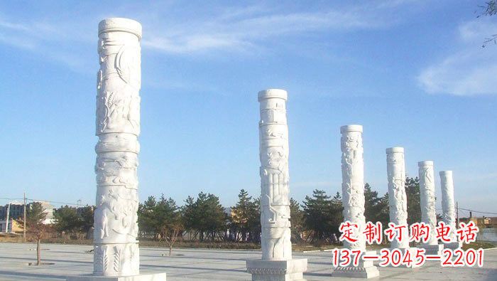 贵州中国传统石雕:广场龙柱雕