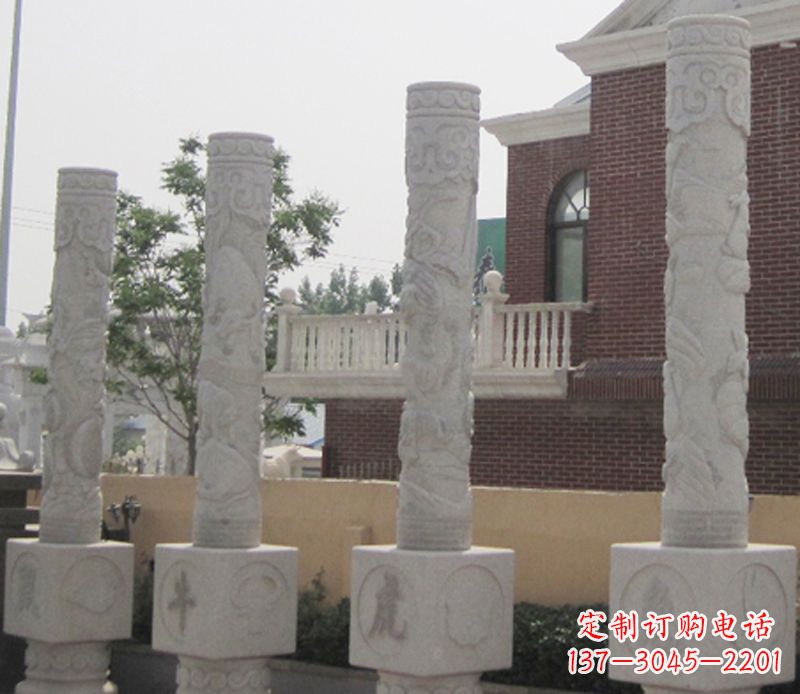 贵州历久弥新的圆润十二生肖雕塑